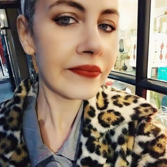 Meet your Posher, Gina - Picture 1 of 1